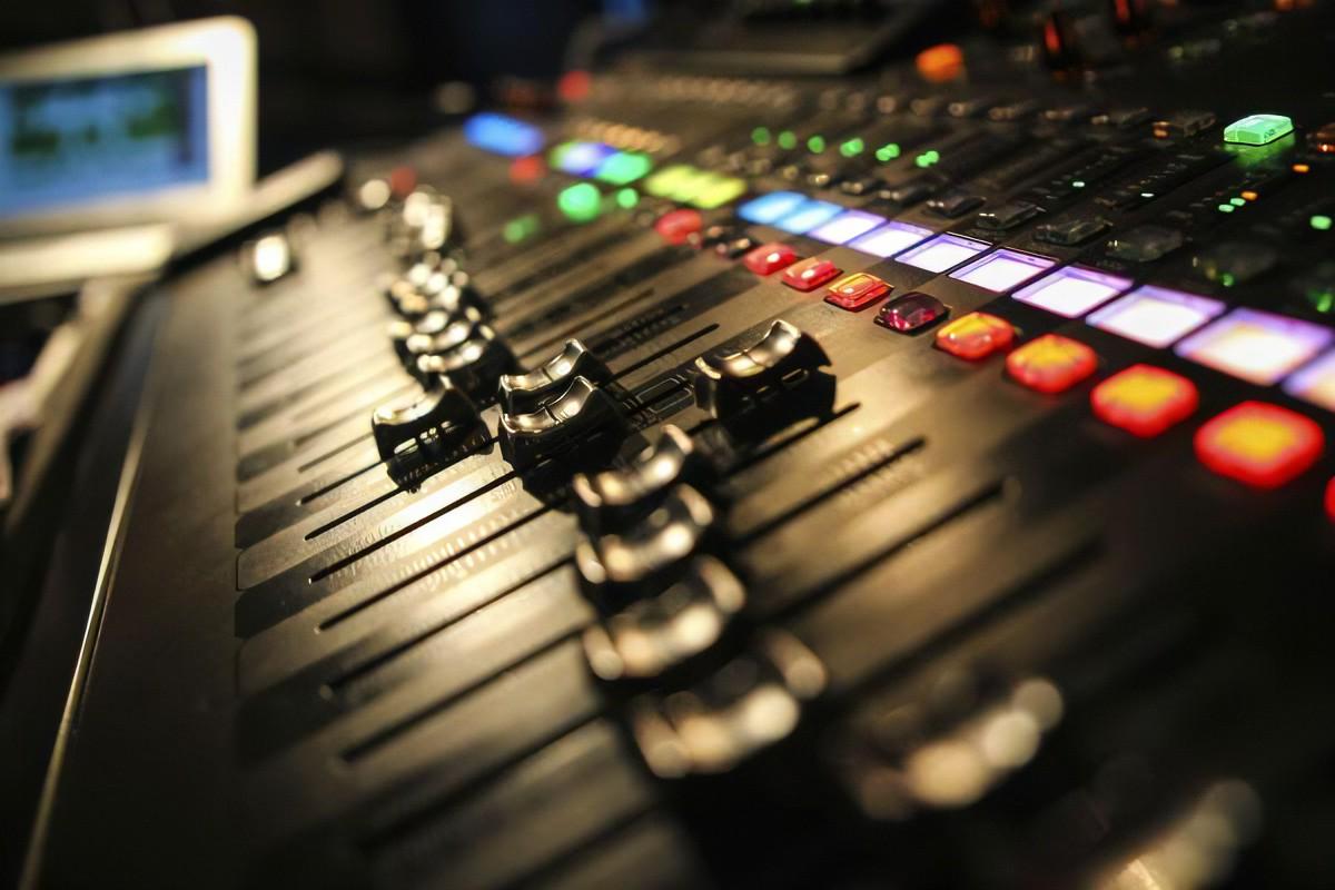 Lic. Producción Musical y Negocios de la Música