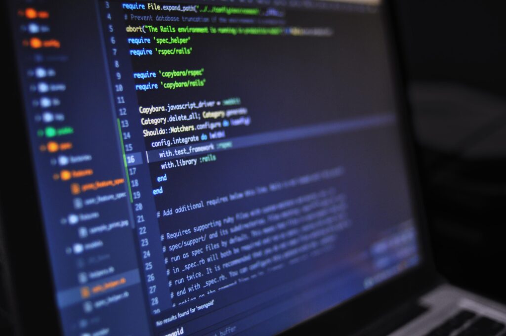Código de programación mostrado en la pantalla de una computadora