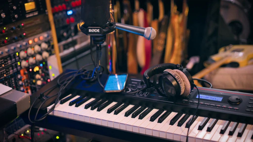 Del acompañamiento al arreglo: un teclado creativo como laboratorio musical